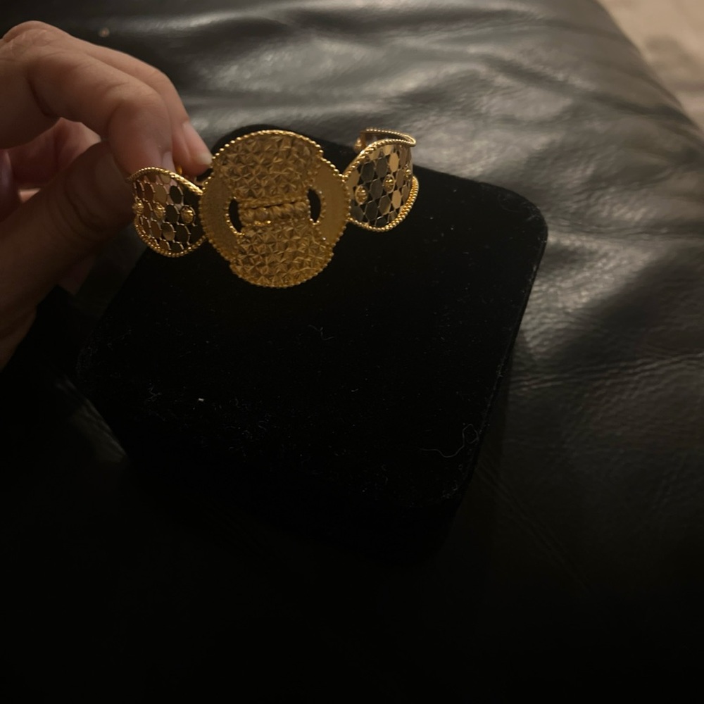 21k Elegant Gold bracelet bangle - Picture 2 of 4